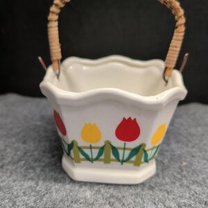 Ceramic Tulip Basket with Woven Handle - Red & Yellow Tulips